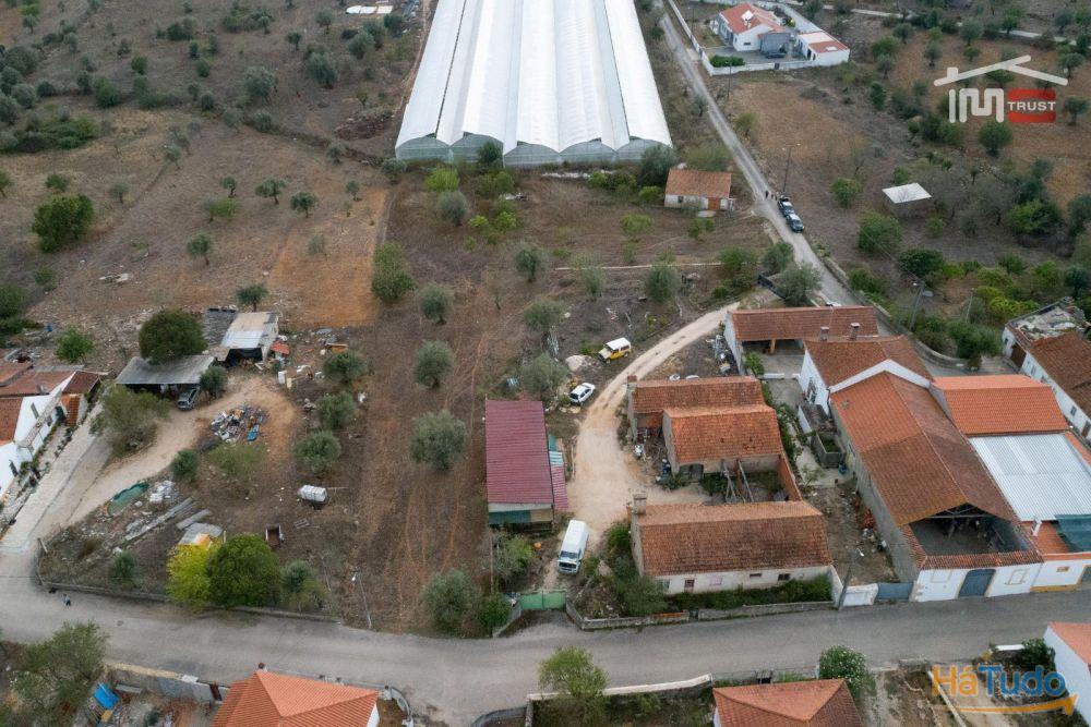 Excelente Oportunidade Excelente Oportunidade de Investimento em terreno misto, possibilidade de construção Excelente Oportunidade Excelente Oportunidade de Investimento em terreno misto, possibilidade de construção