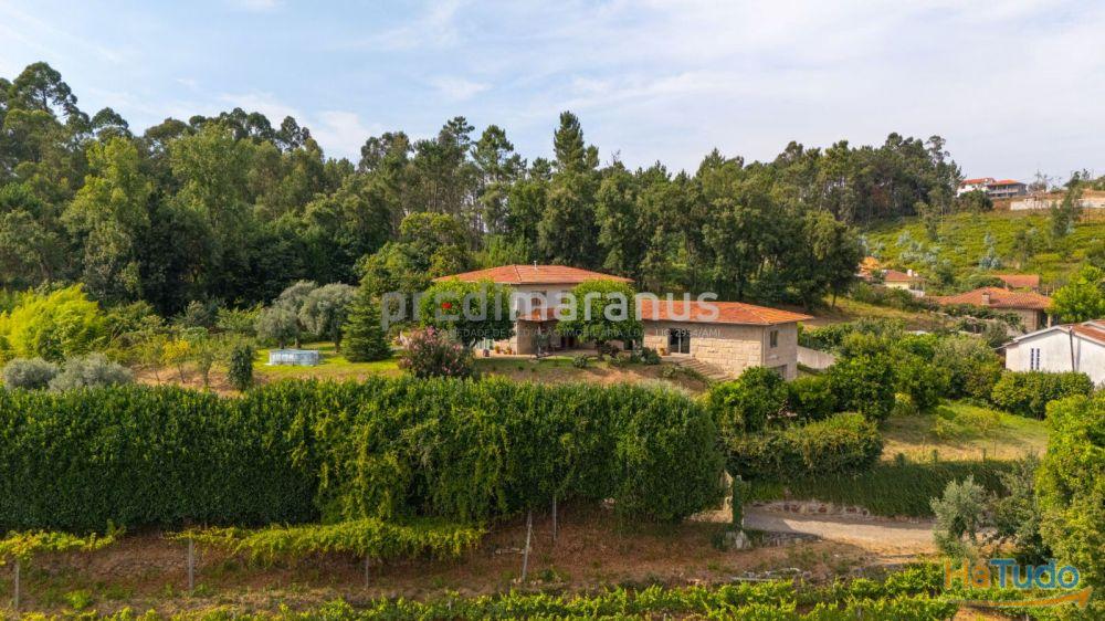 Exclusiva moradia com 7 quartos (5 suites), terreno com 5000m2. Vistas deslumbrantes sobre a serra e cidade de Amarante Exclusiva moradia com 7 quartos (5 suites), terreno com 5000m2. Vistas deslumbrantes sobre a serra e cidade de Amarante