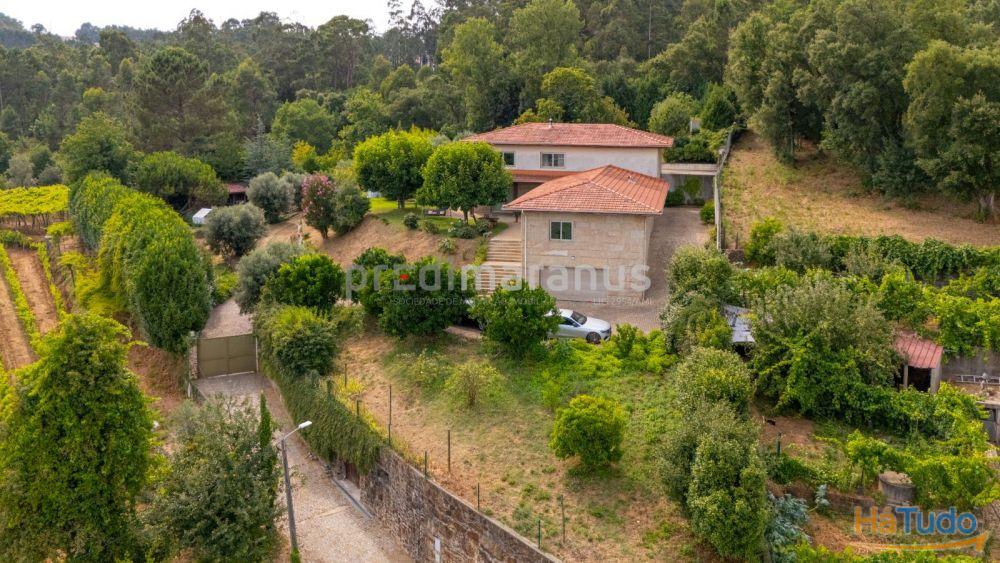 Exclusiva moradia com 7 quartos (5 suites), terreno com 5000m2. Vistas deslumbrantes sobre a serra e cidade de Amarante Exclusiva moradia com 7 quartos (5 suites), terreno com 5000m2. Vistas deslumbrantes sobre a serra e cidade de Amarante