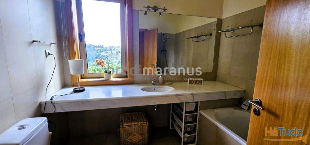 Exclusiva moradia com 7 quartos (5 suites), terreno com 5000m2. Vistas deslumbrantes sobre a serra e cidade de Amarante Exclusiva moradia com 7 quartos (5 suites), terreno com 5000m2. Vistas deslumbrantes sobre a serra e cidade de Amarante