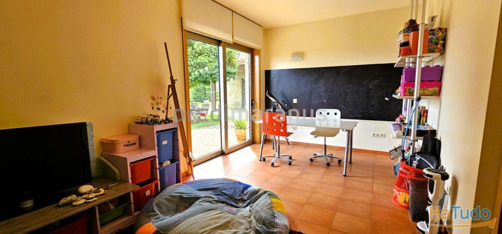 Exclusiva moradia com 7 quartos (5 suites), terreno com 5000m2. Vistas deslumbrantes sobre a serra e cidade de Amarante Exclusiva moradia com 7 quartos (5 suites), terreno com 5000m2. Vistas deslumbrantes sobre a serra e cidade de Amarante