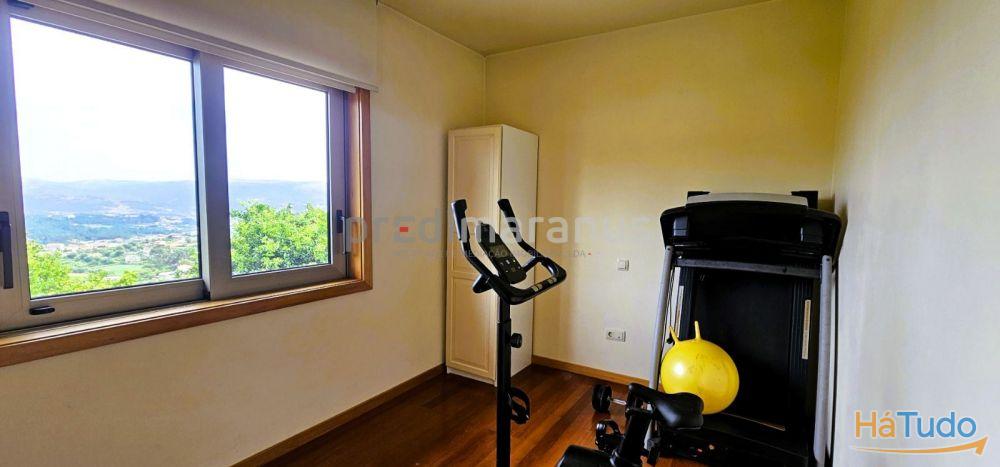 Exclusiva moradia com 7 quartos (5 suites), terreno com 5000m2. Vistas deslumbrantes sobre a serra e cidade de Amarante Exclusiva moradia com 7 quartos (5 suites), terreno com 5000m2. Vistas deslumbrantes sobre a serra e cidade de Amarante