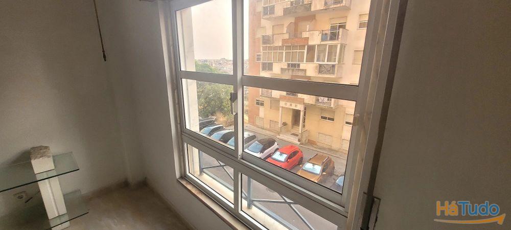 Apartamento T2 com Excelentes Áreas e 2 Frentes Solares Tapada das Mercês Apartamento T2 com Excelentes Áreas e 2 Frentes Solares Tapada das Mercês