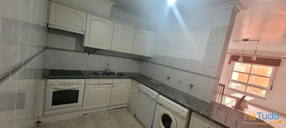 Apartamento T2 com Excelentes Áreas e 2 Frentes Solares Tapada das Mercês Apartamento T2 com Excelentes Áreas e 2 Frentes Solares Tapada das Mercês