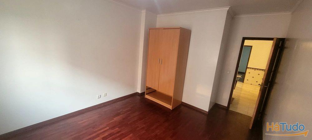 Apartamento T2 com Excelentes Áreas e 2 Frentes Solares Tapada das Mercês Apartamento T2 com Excelentes Áreas e 2 Frentes Solares Tapada das Mercês