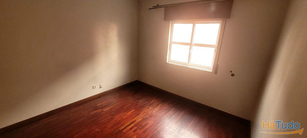 Apartamento T2 com Excelentes Áreas e 2 Frentes Solares Tapada das Mercês Apartamento T2 com Excelentes Áreas e 2 Frentes Solares Tapada das Mercês