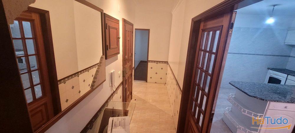 Apartamento T2 com Excelentes Áreas e 2 Frentes Solares Tapada das Mercês Apartamento T2 com Excelentes Áreas e 2 Frentes Solares Tapada das Mercês