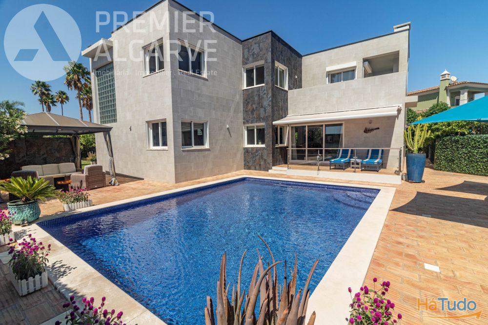 Fant�stica moradia T4 com piscina e jardim em Vale Formoso, Almancil