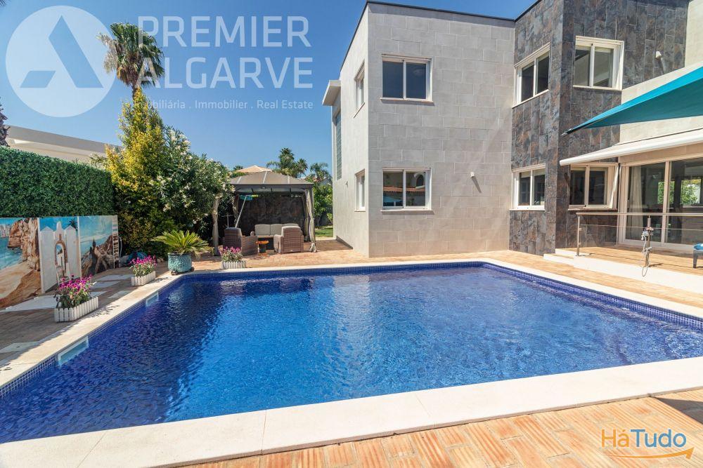 Fant�stica moradia T4 com piscina e jardim em Vale Formoso, Almancil