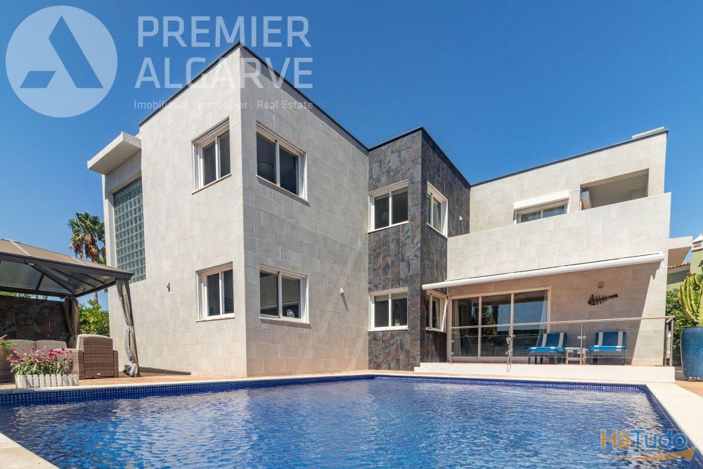 Fant�stica moradia T4 com piscina e jardim em Vale Formoso, Almancil