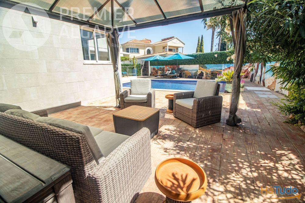 Fant�stica moradia T4 com piscina e jardim em Vale Formoso, Almancil