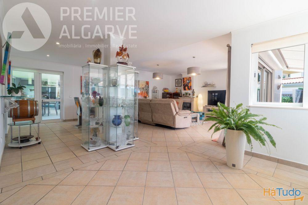 Fant�stica moradia T4 com piscina e jardim em Vale Formoso, Almancil