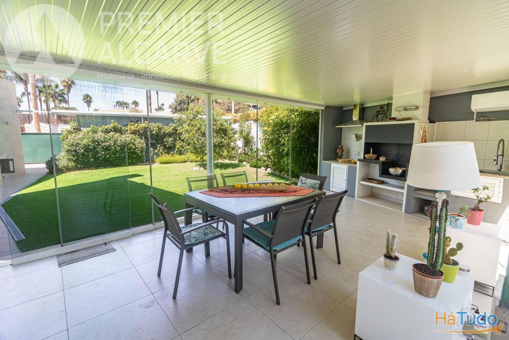 Fant�stica moradia T4 com piscina e jardim em Vale Formoso, Almancil