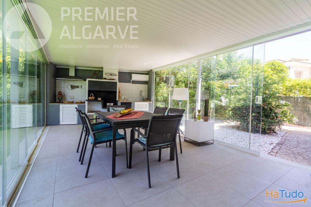 Fant�stica moradia T4 com piscina e jardim em Vale Formoso, Almancil