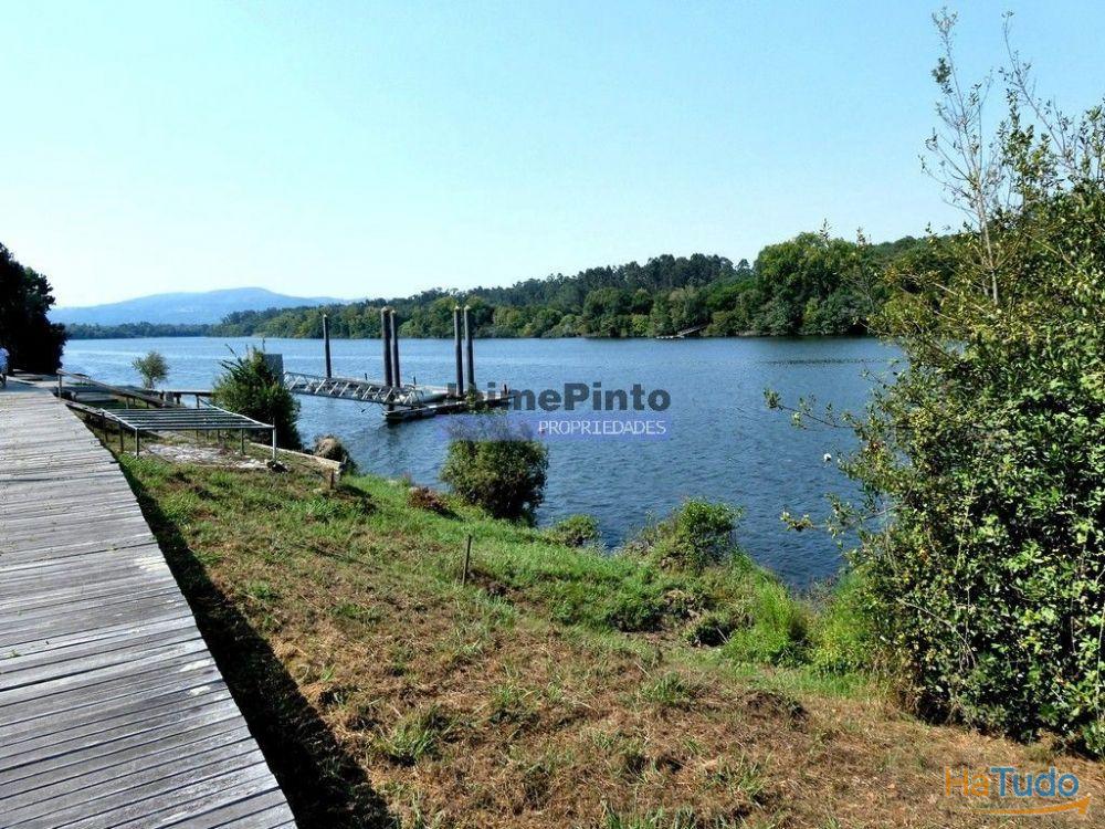 Moradia com NATUREZA, tipo V3, pr�xima Rio Minho. Portugal, Viana do Castelo, Valen�a.