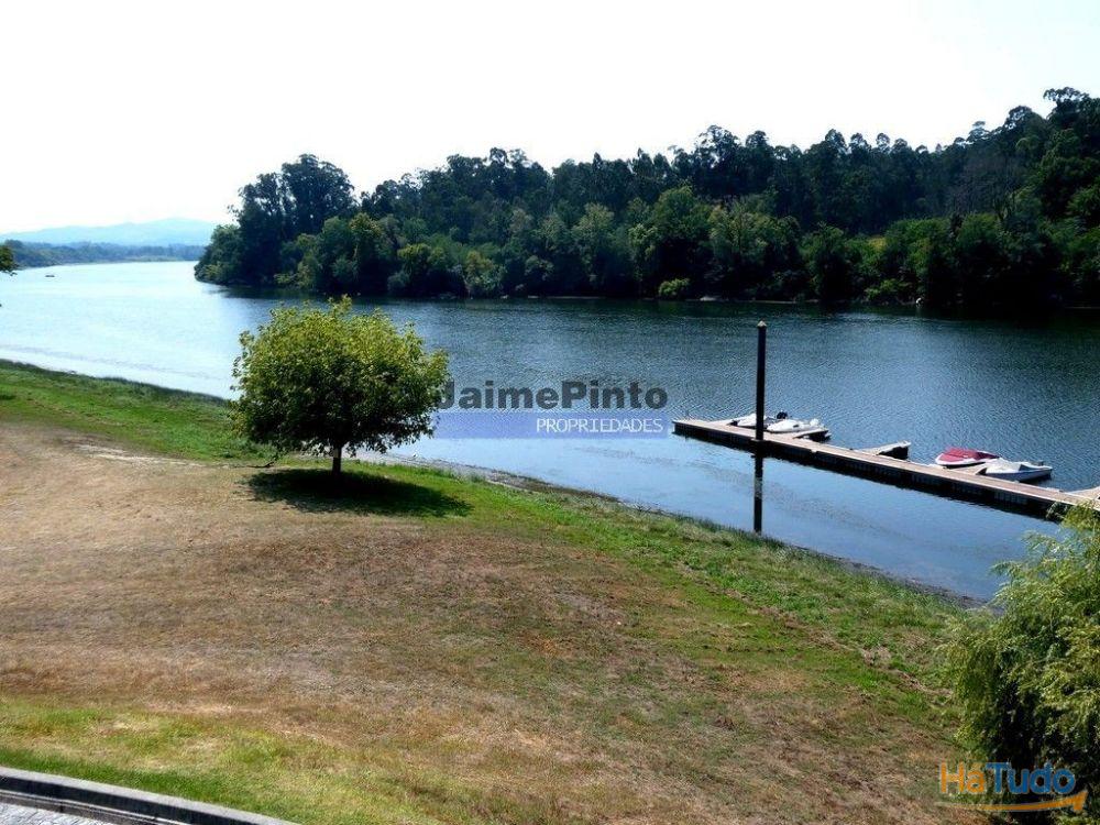 Moradia com NATUREZA, tipo V3, pr�xima Rio Minho. Portugal, Viana do Castelo, Valen�a.