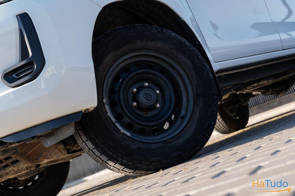 Toyota Hilux 2.4 D-4D 2WD CD CM