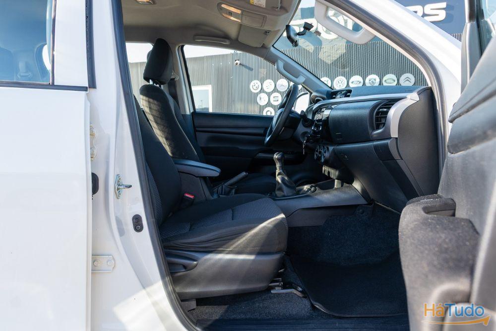 Toyota Hilux 2.4 D-4D 2WD CD CM