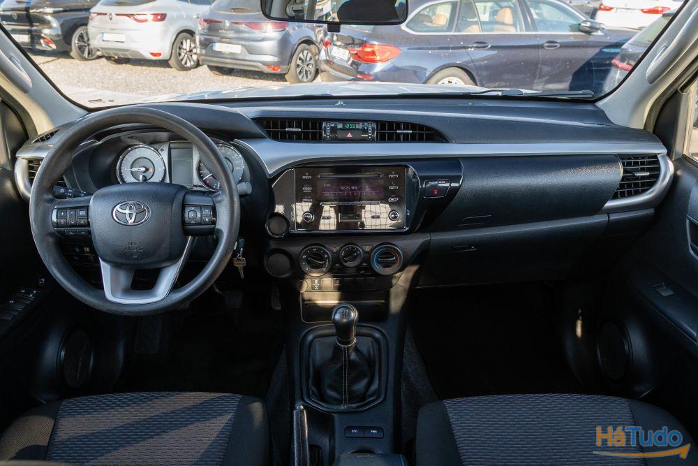 Toyota Hilux 2.4 D-4D 2WD CD CM