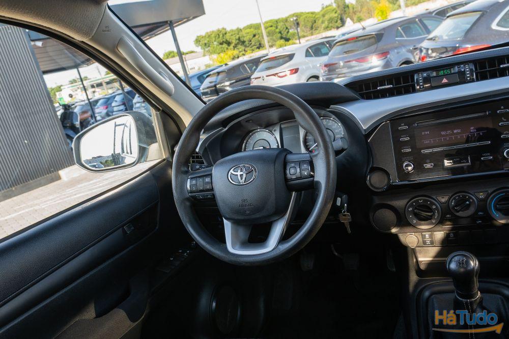 Toyota Hilux 2.4 D-4D 2WD CD CM