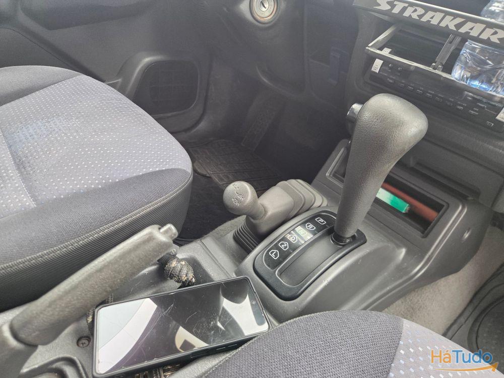 Mitsubishi Strakar 4x4 automatica Mitsubishi Strakar 4x4 automatica