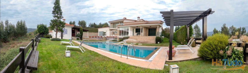 Moradia T6 com piscina e vistas Moradia T6 com piscina e vistas