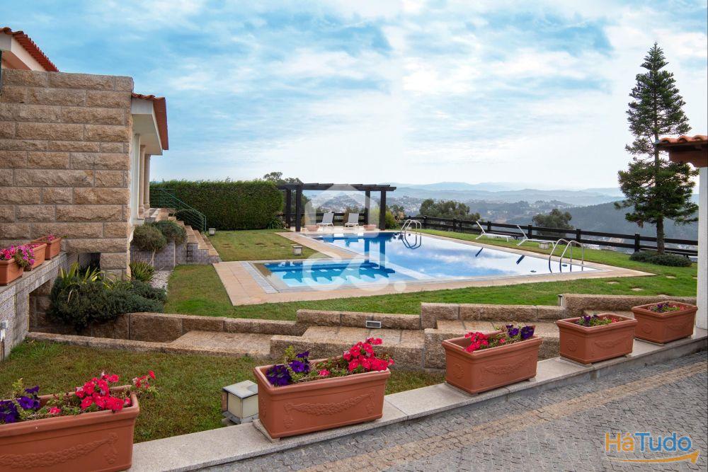 Moradia T6 com piscina e vistas Moradia T6 com piscina e vistas