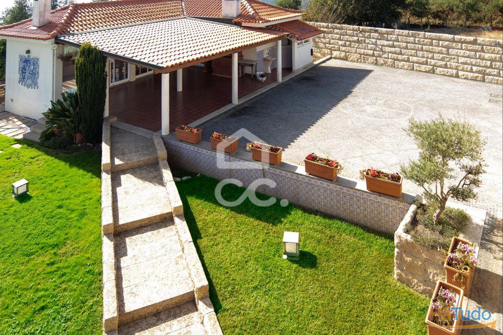 Moradia T6 com piscina e vistas Moradia T6 com piscina e vistas