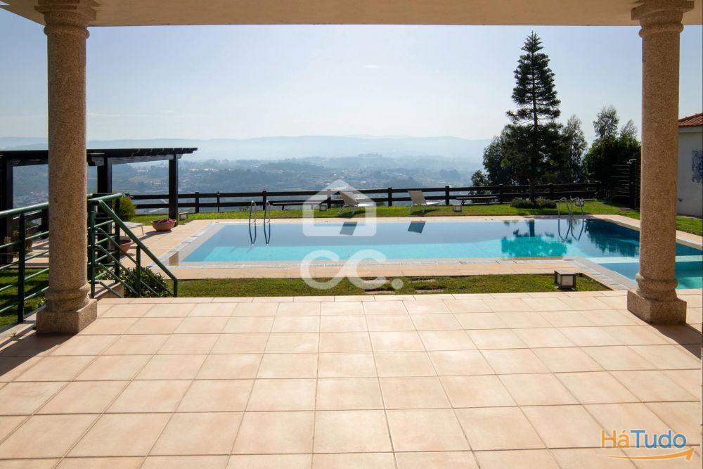 Moradia T6 com piscina e vistas Moradia T6 com piscina e vistas