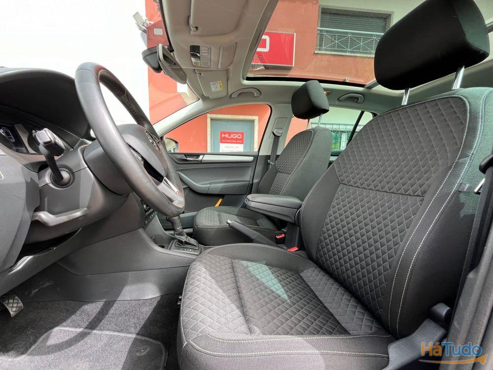 Skoda Rapid Spaceback Drive 1.4 TDI DSG Teto panorâmico Skoda Rapid Spaceback Drive 1.4 TDI DSG Teto panorâmico