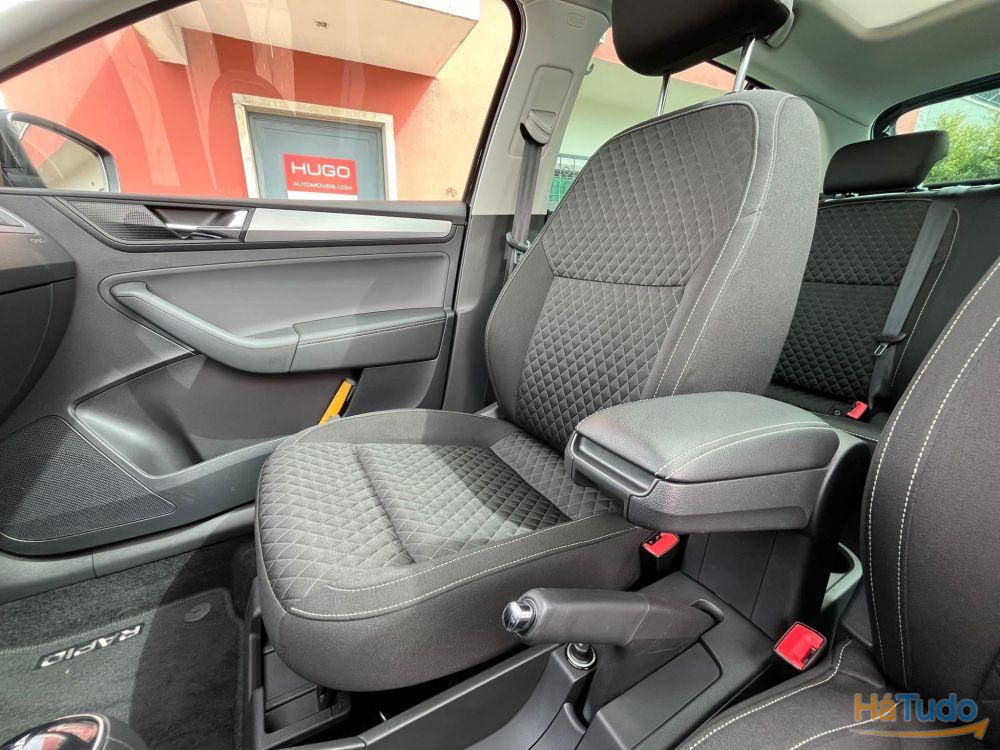 Skoda Rapid Spaceback Drive 1.4 TDI DSG Teto panorâmico Skoda Rapid Spaceback Drive 1.4 TDI DSG Teto panorâmico