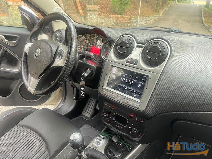 Alfa Romeo MiTo 1.3 JTD Distinctive Alfa Romeo MiTo 1.3 JTD Distinctive