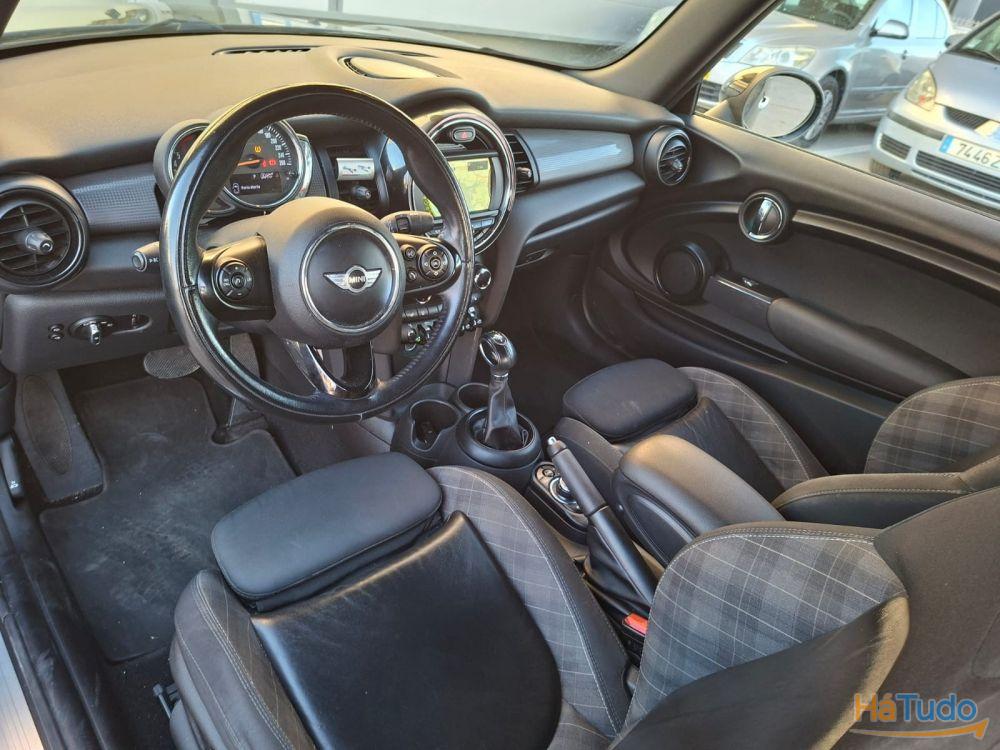 MINI Cooper D Auto