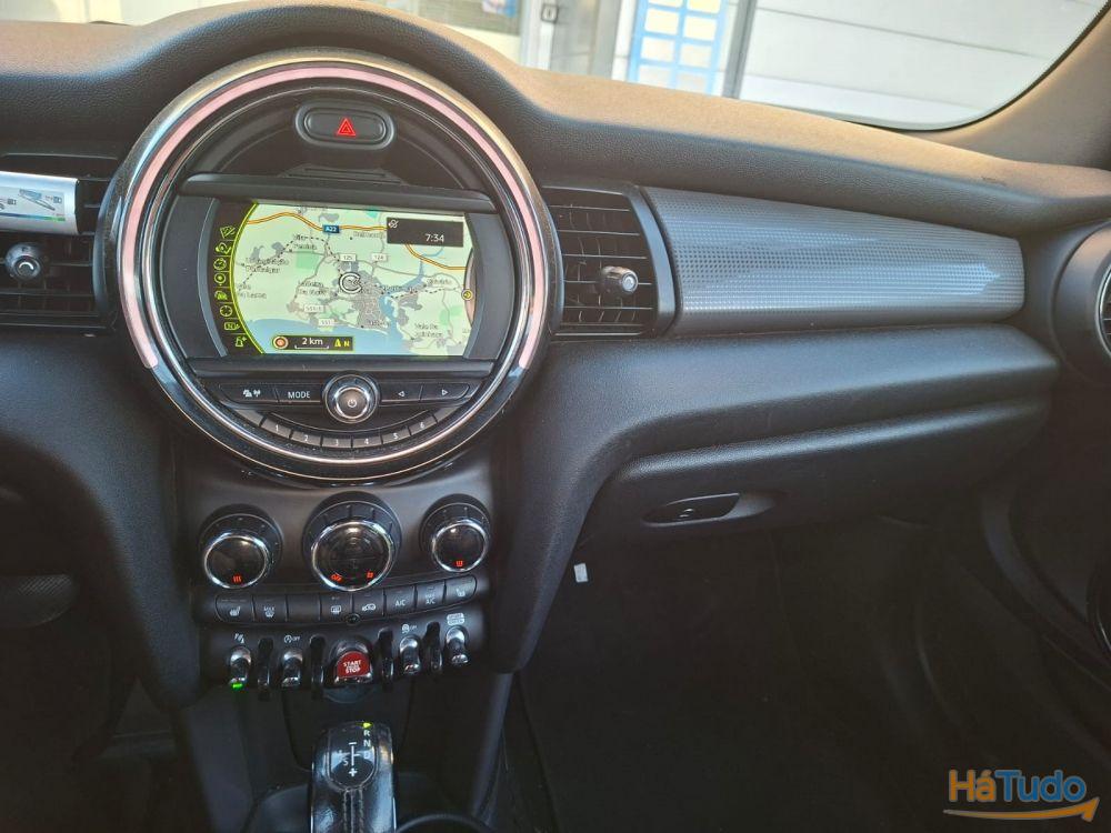 MINI Cooper D Auto