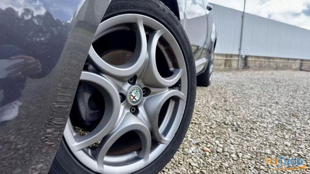 Alfa Romeo Mito 1.6 JTD Distinctive Alfa Romeo Mito 1.6 JTD Distinctive