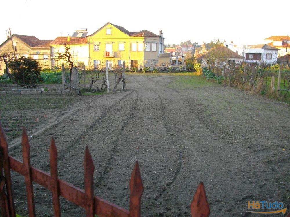 Venda de Terreno em Lagares