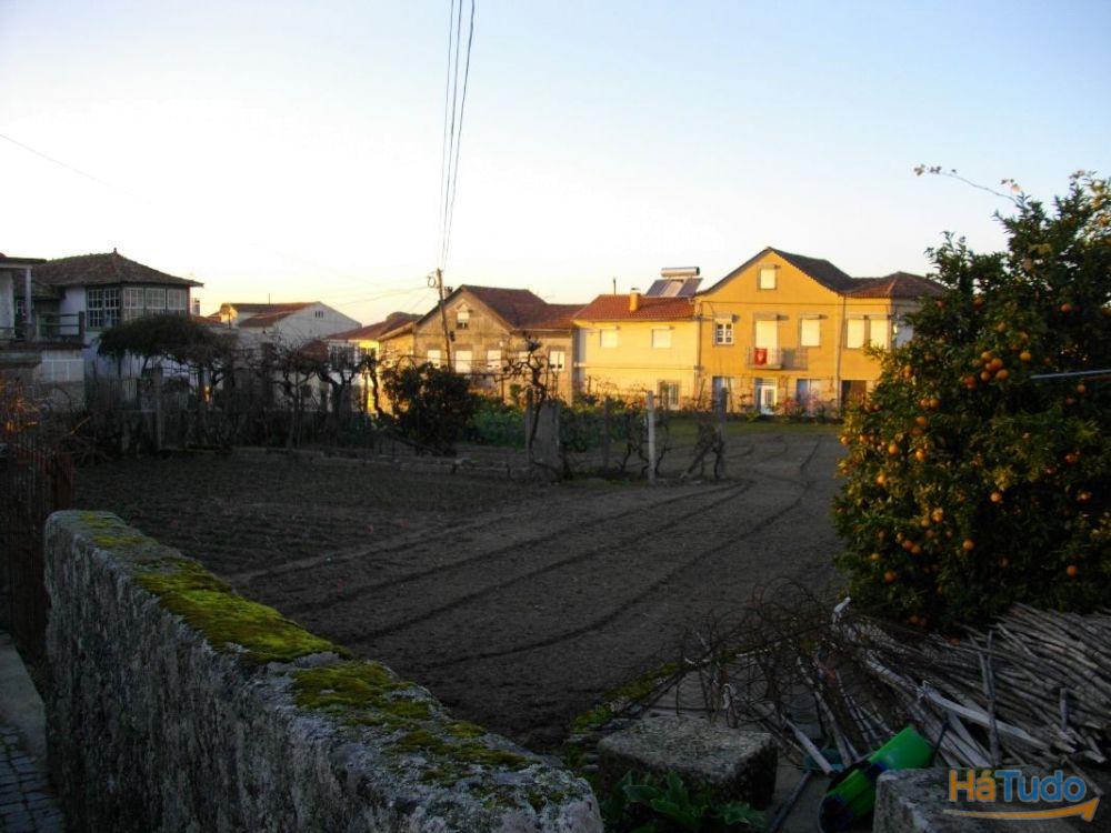 Venda de Terreno em Lagares