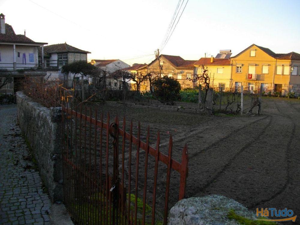Venda de Terreno em Lagares