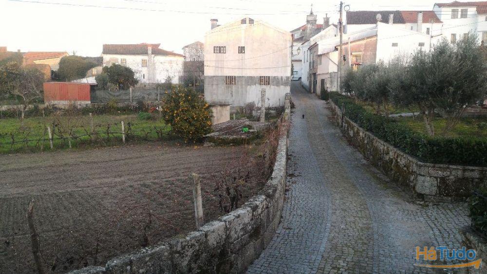 Venda de Terreno em Lagares