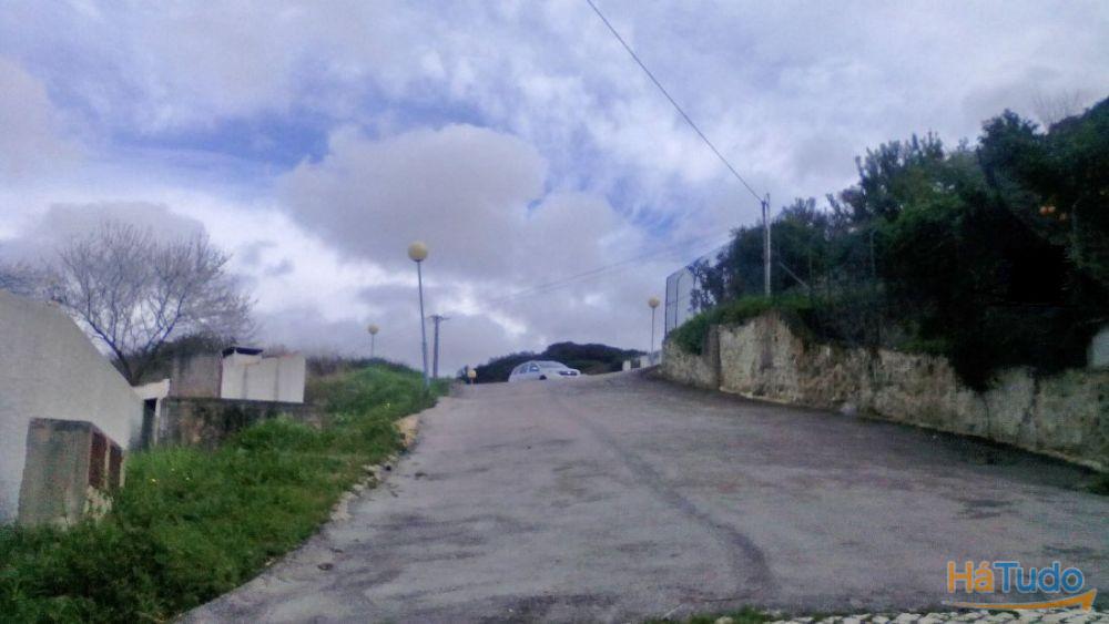 Palmela/Cabanas Magnifico Terreno com 1976 m2 no Sop da Serra Louro.