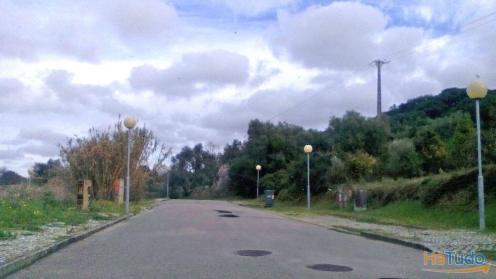 Palmela/Cabanas Magnifico Terreno com 1976 m2 no Sop da Serra Louro.