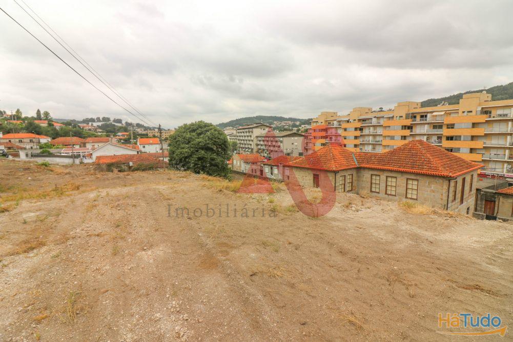 Lote de terreno com com 3.393 m2 para construção em São Miguel, Vizela