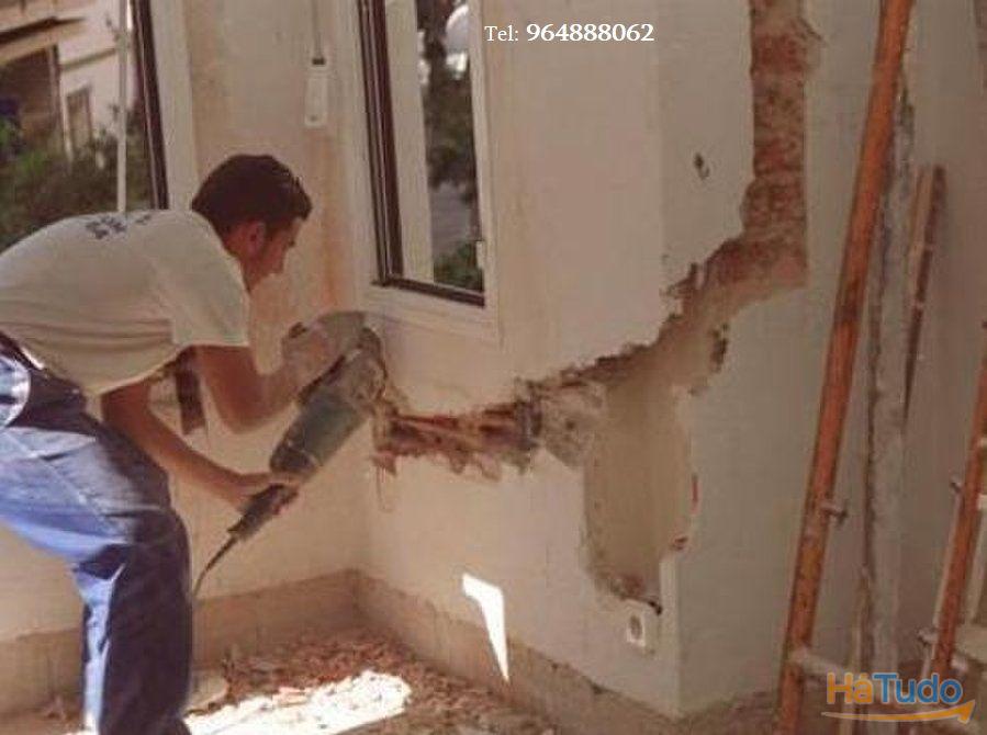 Serviços de Demolição, abertura de roços, . Serviços de Demolição, abertura de roços, .