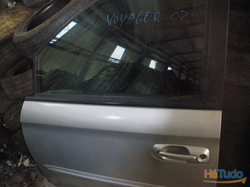 Porta frt esq Chrysler Grand Voyager 2.5CRD ano 02
