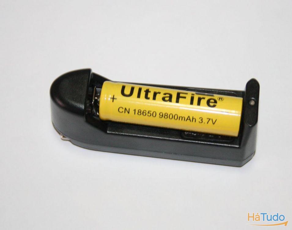 Carregador Universal para Pilhas Baterias Lítio 10440 , 14500 , 18650